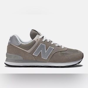 Size 8 womens 574 classic new balance. Never worn